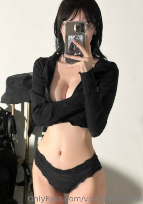 Valerya Salinas セクシーモデル 写真