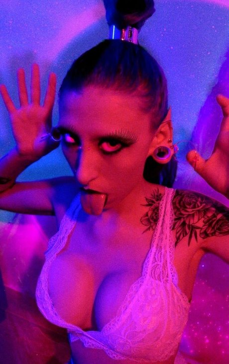 Missmushrooms セクシーなポルノスター 写真