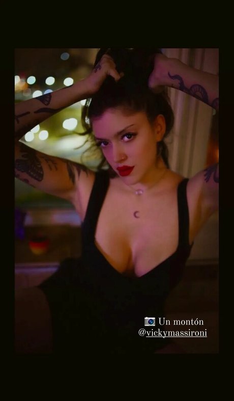 Vicky Massironi ヌードスター 写真
