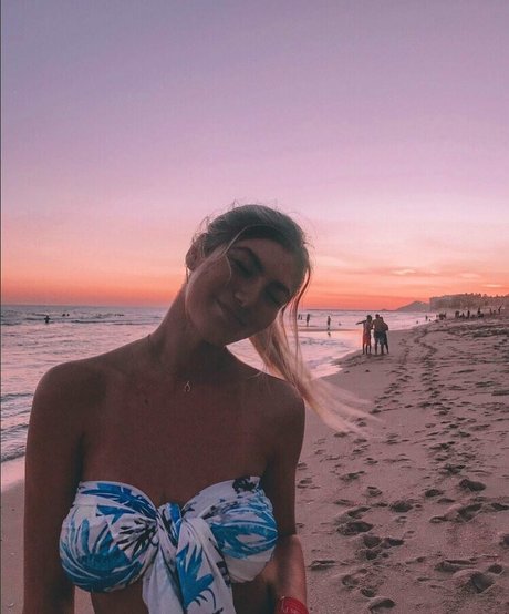 Megan Aisoff ホットスター 写真