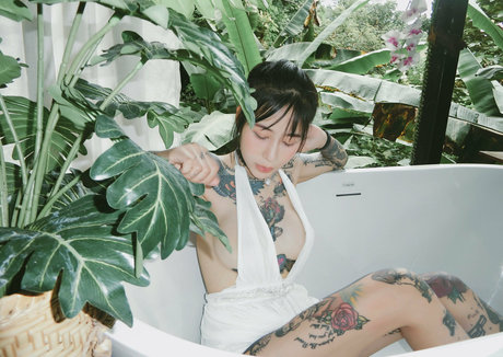 小さいチンポオンリーファンズ ホット裸 写真