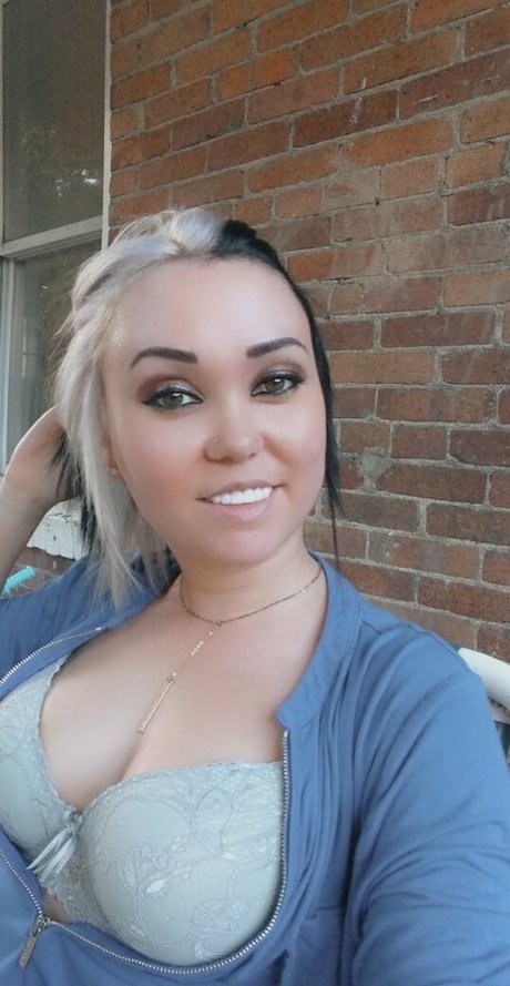 フェイシャルオンリーファンズ xxx 画像