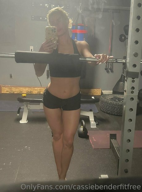 cassiebenderfitfree エロティックモデル ギャラリー