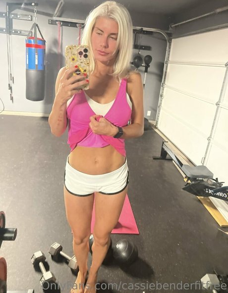 cassiebenderfitfree トップポルノスター 写真
