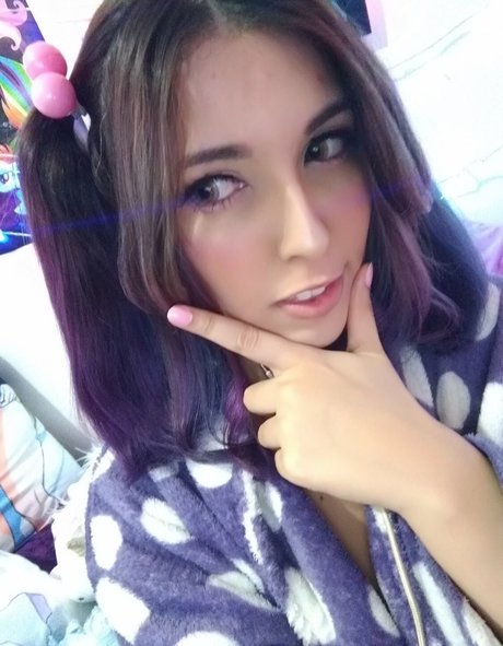 手コキ 主観視点 オンリーファンズ 美しいヌード 画像