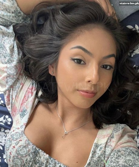 Iscely Antoriano 素敵なポルノスター 写真