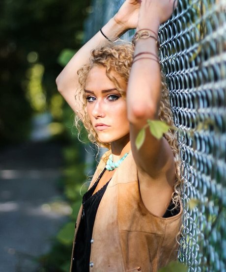 Kendall Ripetta ヌードモデル 写真