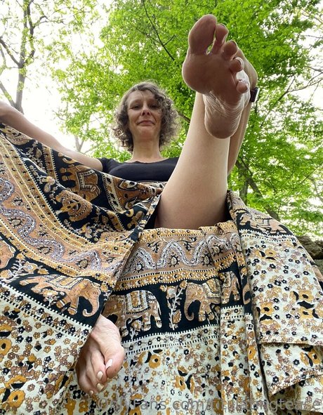 曲線美のラテン系オンリーファンズ ポルノ 写真