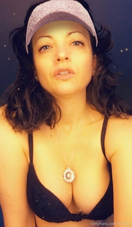 黒のランジェリーオンリーファンズ セクシーヌード 写真