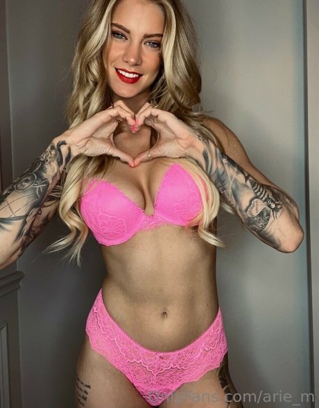 Krista M Arie 完璧なポルノスター 画像
