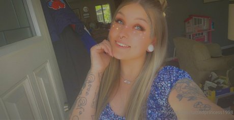 tattedprincess1998 アダルト女優 写真
