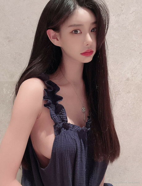 巨乳ラテン系オンリーファンズ ホット裸 画像
