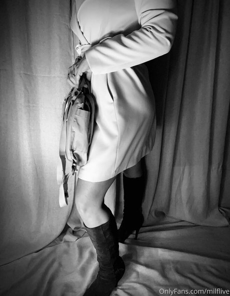 housewifeofnorway スター ヌード 画像