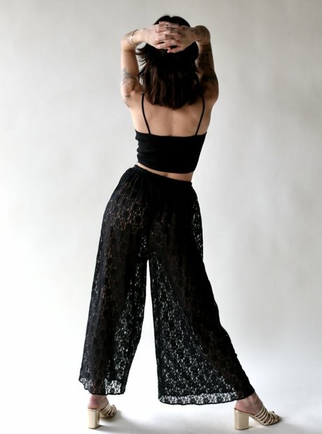 Aynsleigh Escher 高品質モデル 写真