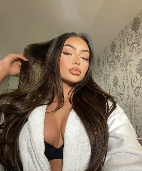 Kiera Lucy 高品質のスター アーカイブ