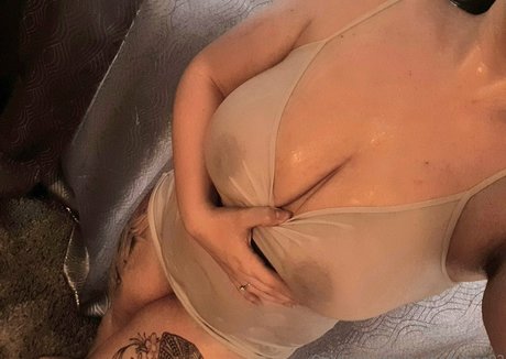 bustyybabee92 スター 写真