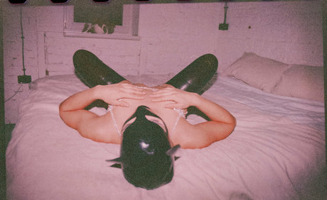 ポルノスターオンリーファンズ 美しいxxx 写真