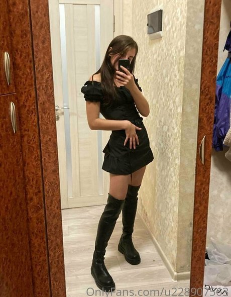 baby cherrry 素敵なモデル 写真