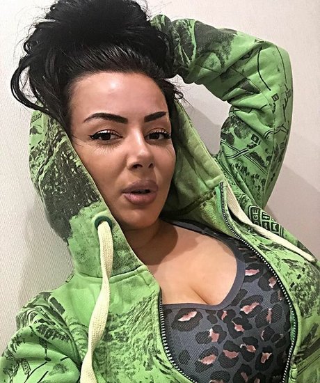 Kristina Karieva スター xxx 写真