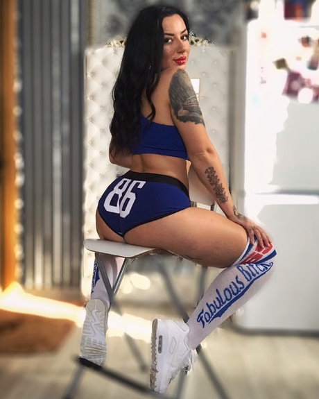 妻のアナルオンリーファンズ セクシー裸 写真