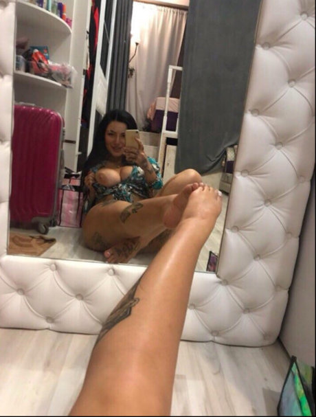 熟女オナニーオンリーファンズ ホットセクシー 写真
