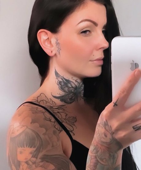 熟女潮吹きオンリーファンズ ポルノ 写真