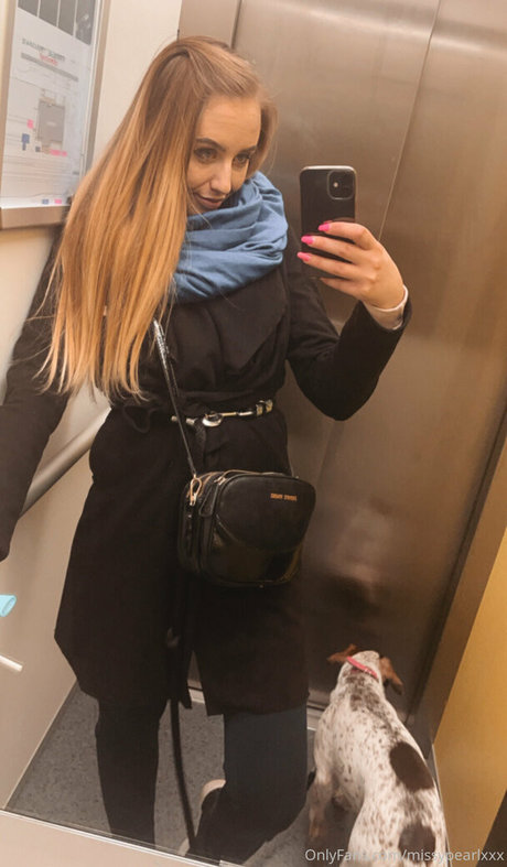 ブルネットのティーンオンリーファンズ セクシーヌード 画像