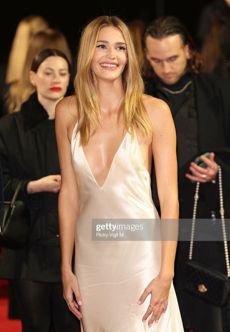 美しいフェラチオオンリーファンズ ポルノグラフィック 写真