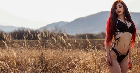 oanioana ヌード女優 画像