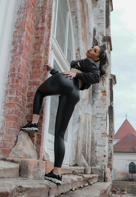 フェラチオ自撮りオンリーファンズ ホットセクシー 写真