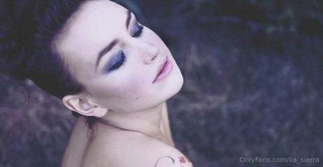 lia sierra スター 裸 写真