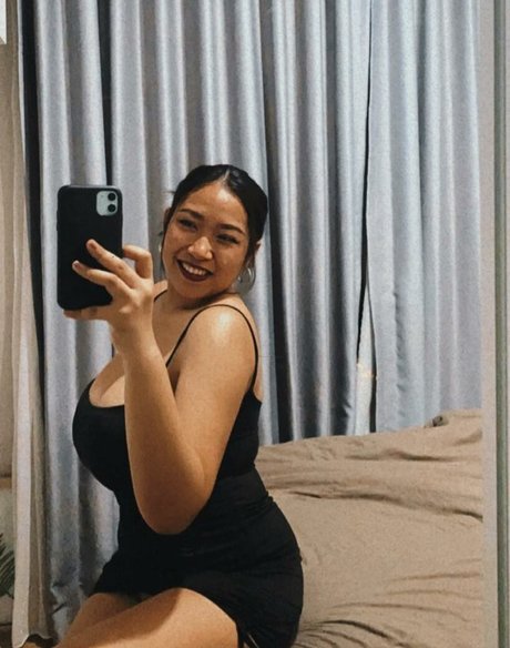 ヌーディストオンリーファンズ 無料セックス アーカイブ