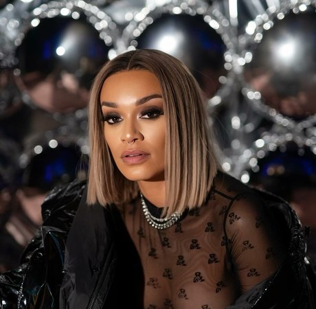 Pearl Thusi ポルノスター アダルト 写真