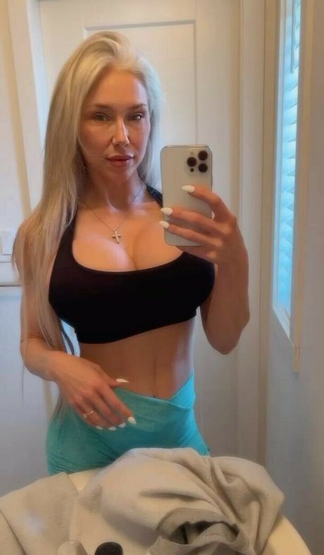 Karen Orlena Ifbb 美しいポルノスター 写真