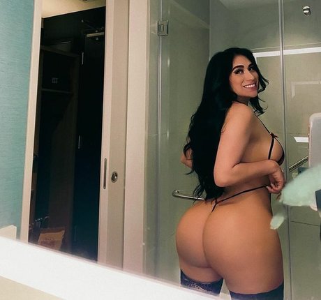 Fatima Segovia 裸のモデル 写真