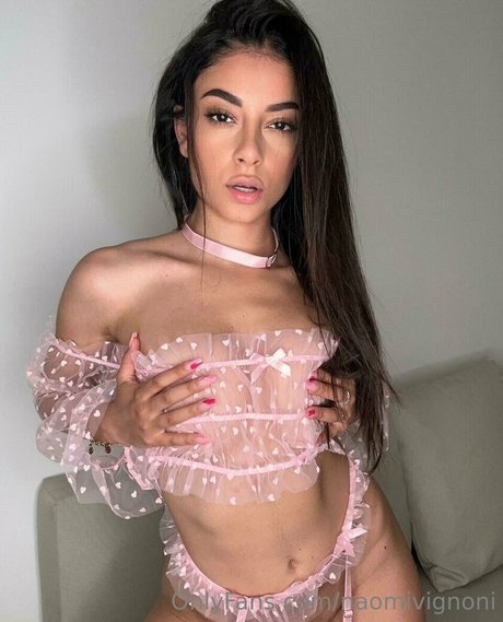 Naomi Vignomi ポルノスター 裸 写真