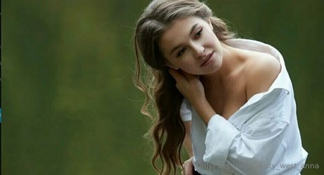 baeuty west anna スター 裸 写真