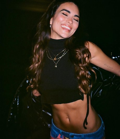 Kyra Santoro 完璧な女優 写真