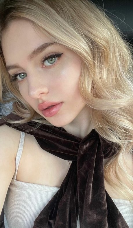 Maryanamoss セックス女優 写真