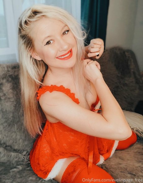 ブルネットのティーンオンリーファンズ ヌード 画像