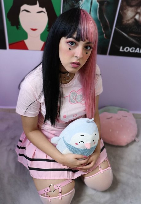 Cosvickye ポルノモデル 写真