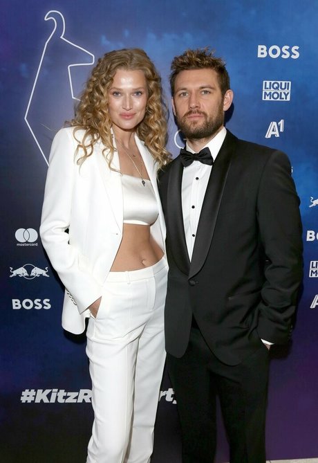 Toni Garrn スターセックス アーカイブ