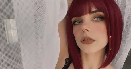 Grashie エロティック女優 写真