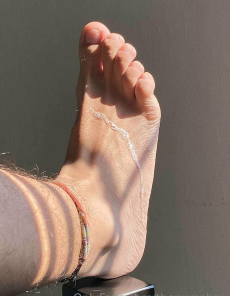 小人ヌードオンリーファンズ ヌード 写真