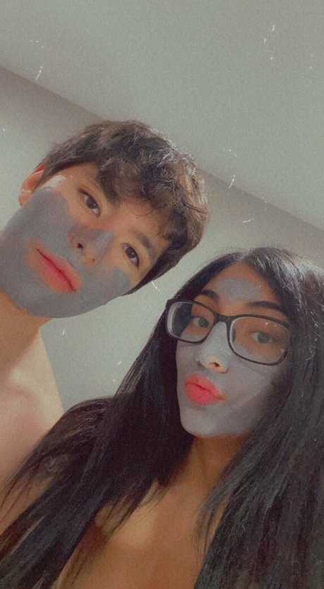 Jenelle Mathew アートスター 写真