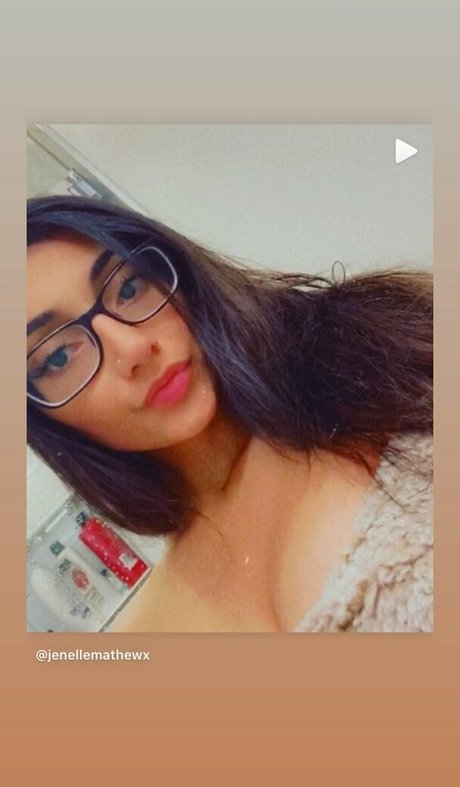 Jenelle Mathew 女優 ギャラリー