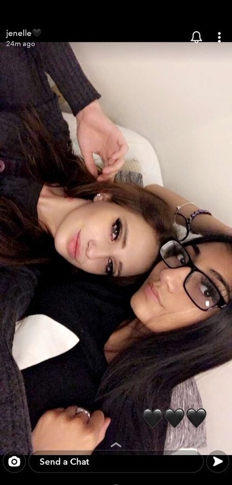 Jenelle Mathew ヌードのポルノスター ギャラリー