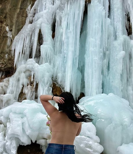 黒檀の偽おっぱいオンリーファンズ HD 写真