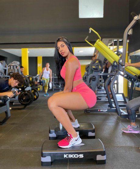 Rebeca Tamonzinha エロティックなモデル 写真