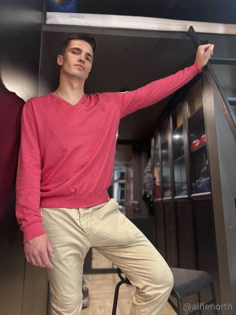 有名なレディボーイオンリーファンズ エロチック 画像